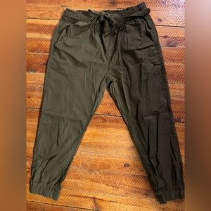 Women’s Levi Joggers